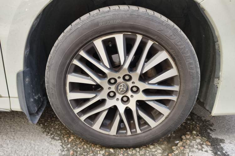 Used Toyota Alphard 2015 3.5L Luxury Edition Right Front Wheel Hub