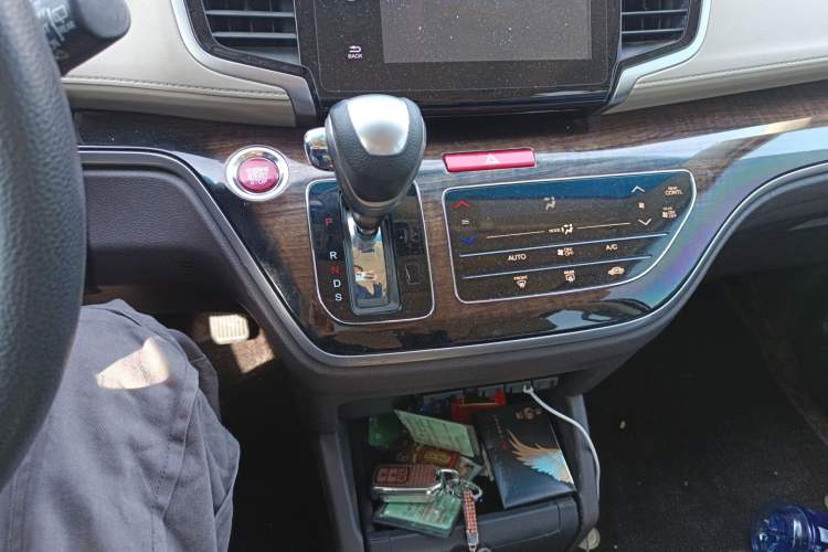 Used Honda Odyssey 2017 2.4L Luxury Edition Gear Lever