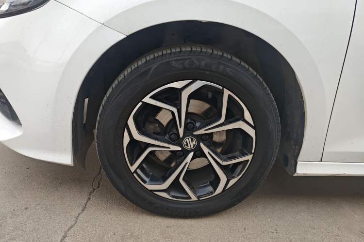 Used MG 5 2023 180 DVVT Manual Fashion Edition
