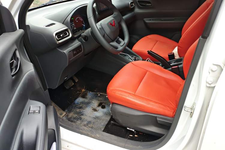 Used Wuling Hongguang New Energy 2024 All-Electric Model 300KM Standard Version