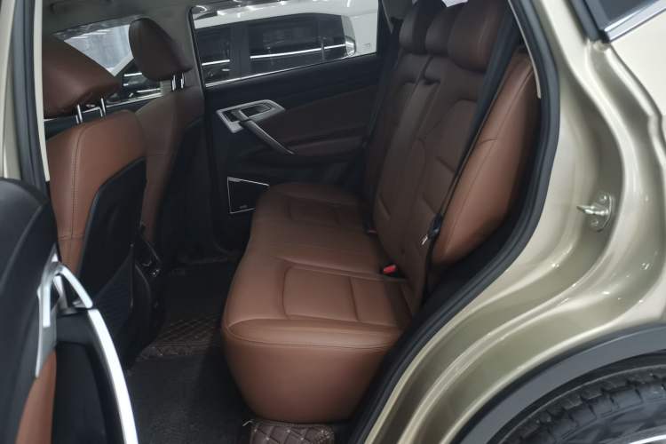 Used Geely Auto Emgrand X7 Sport 2018 1.8TD Automatic All-Wheel-Drive ZhiZun Model with 4G Connectivity