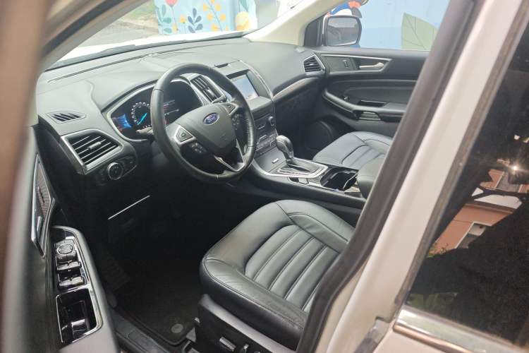 Used Ford Edge 2015 2.0T GTDi 4x4 High-Grade Model
