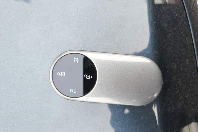 Used Hima AITO M9 2024 Range-Extended Ultra Version 42 kWh 6-Seater Model Interior 1