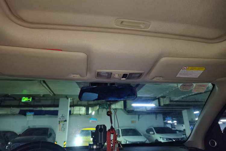 Used Mitsubishi Outlander 2019 2.0L Two-Wheel Drive Comfort Edition 7-Seater China VI Standard
