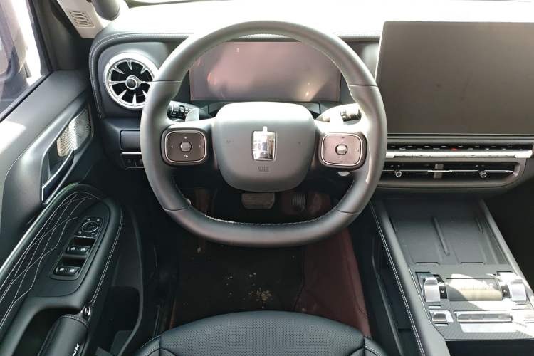 Used Tank 300 2025 2.0T Conqueror