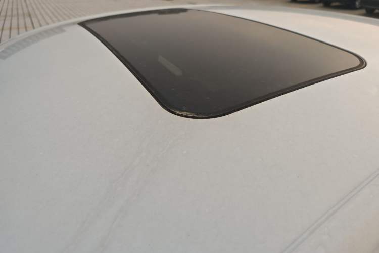 Used Roewe i5 2021 1.5L CVT Platinum Edition Roof