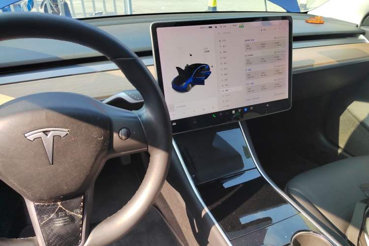 Used Tesla Model 3 2019 Long-Range Rear-Wheel-Drive Version
