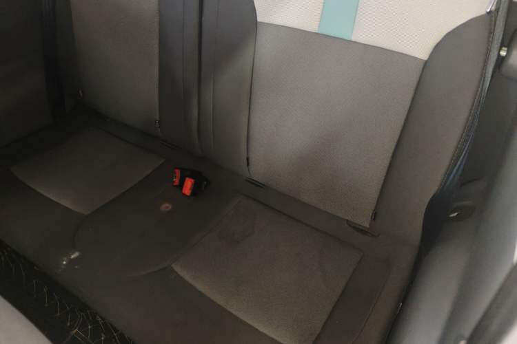 Used CHANGAN NEVO Lumin 2022 155 km – Refreshingly Sweet Edition Left Rear Seat