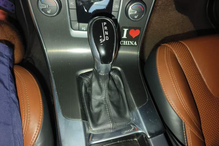 Used Volvo V60 2014 Restyled T5 Zhiya Edition