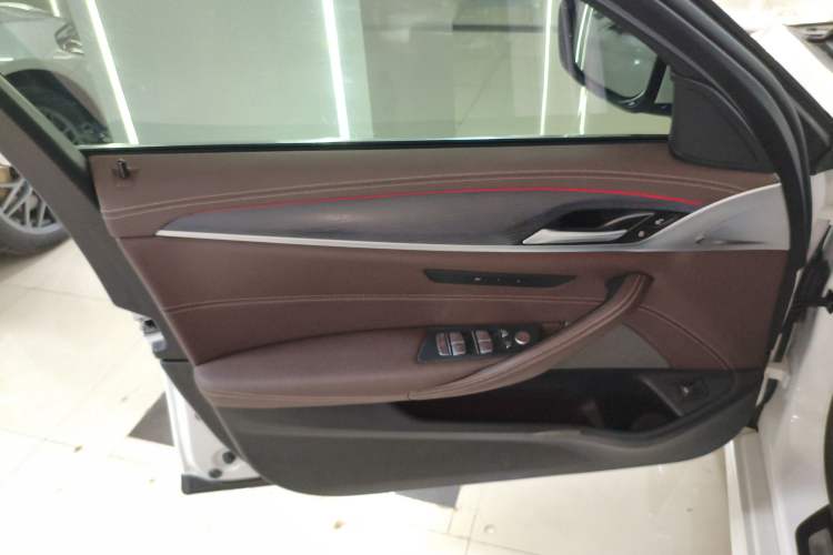 Used BMW 5 Series 2021 530Li Leading Model M Sport Package
