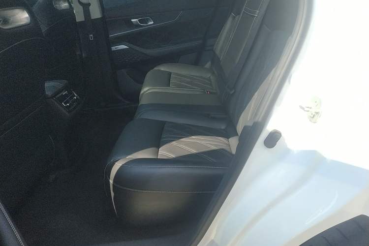 Used CHANGAN UNI-K 2024 2.0T Two-Wheel Drive Global Edition
