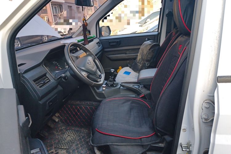 Used Wuling Hongguang PLUS 2020 1.5L Manual Standard Edition 5 Seats Left Front Seat