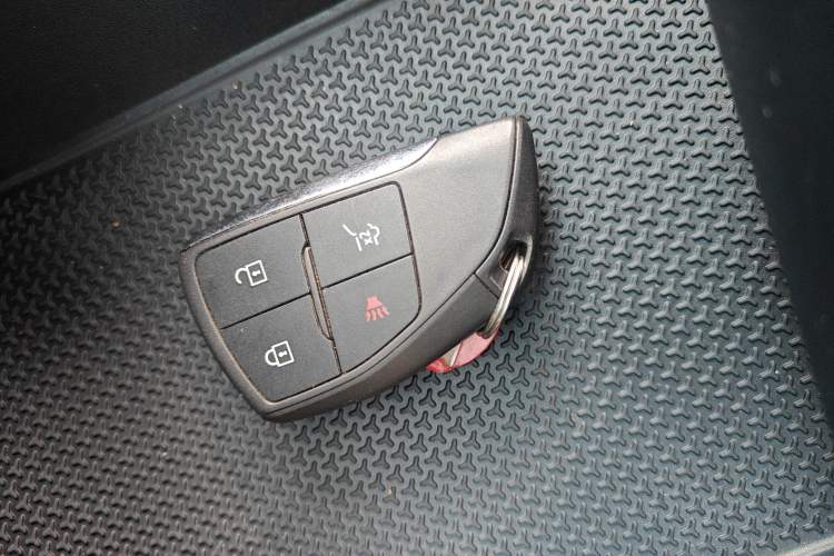 Used Chevrolet Equinox Plus 2024 102km RS Ultimate Edition Vehicle Key