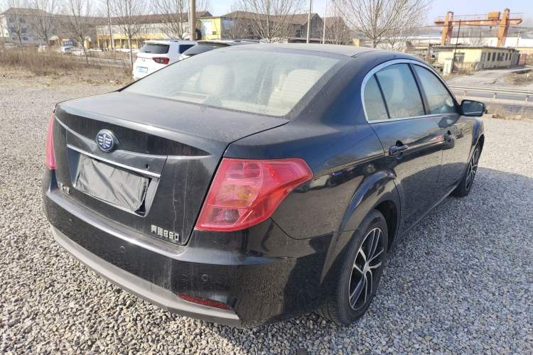 Used Bestune B50 2013 1.6L manual luxury version
