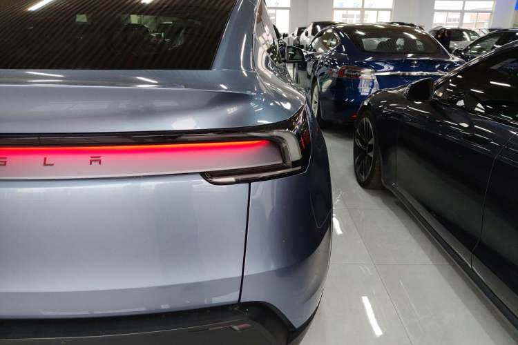 Used Tesla Model Y 2025 Rear-Wheel-Drive Version Exterior 3