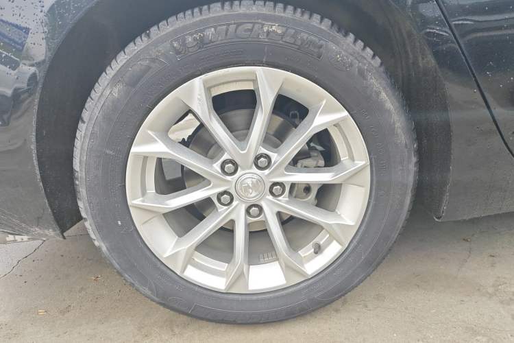 Used Buick LaCrosse 2021 552T Luxury Version Right Rear Wheel Hub