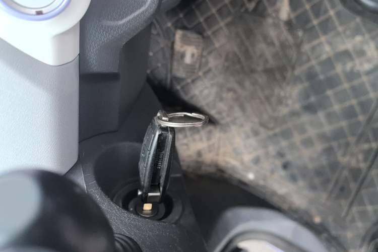 Used Chery QQ Ice Cream 2022 170km Sundae Phosphate Lithium-Ion