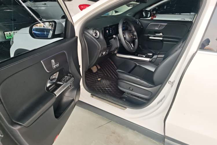 Used Mercedes-Benz GLA 2020 GLA 200 Driver Seat