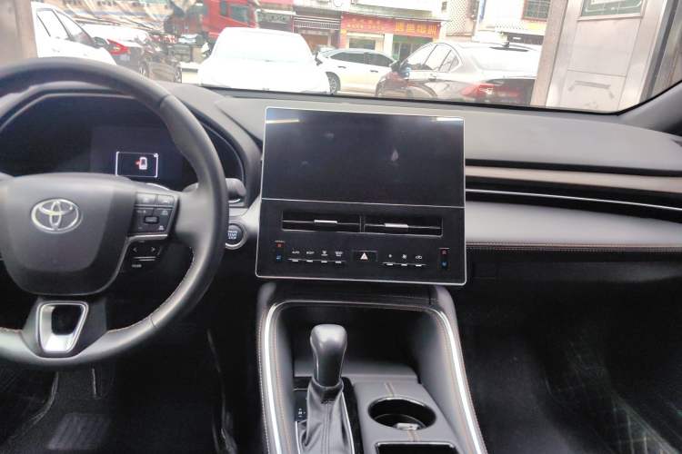 Used Toyota Avalon 2024 2.0L Premium Edition Audio And AC Panel