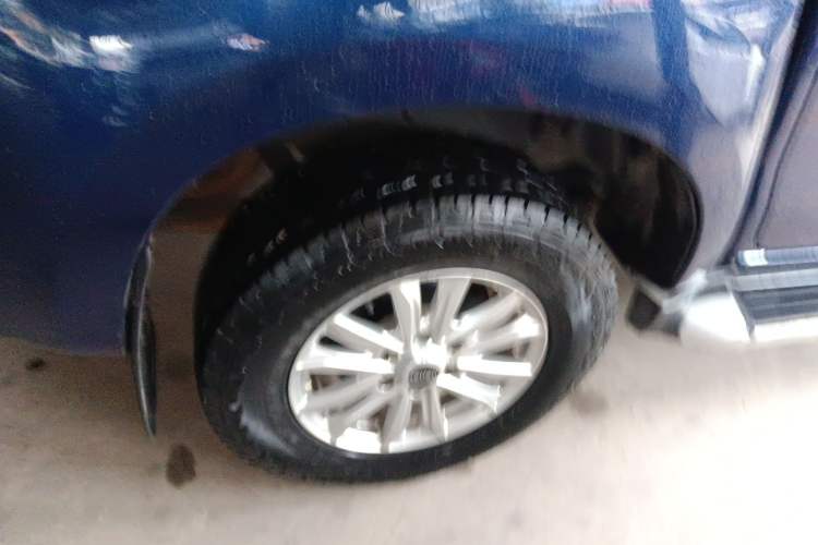 Used Isuzu D-MAX 2020 1.9T 4x4 Automatic Comfort Edition China VI Standard RZ4E Hi-Power
