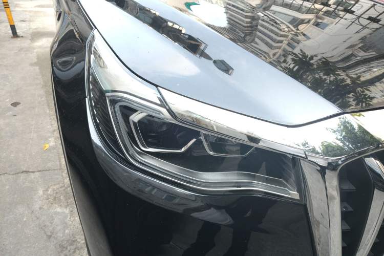 Used Hongqi HS7 2022 2.0T DCT Two-Wheel Drive Smart Connect Flagship Edition Five Seats Right Front Headlight