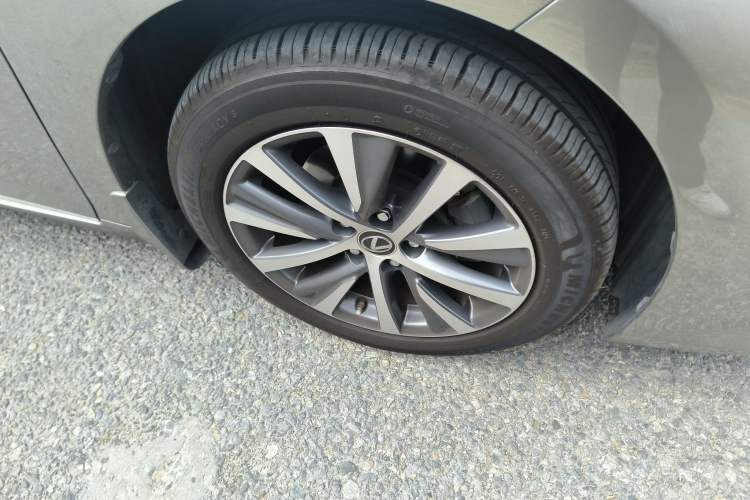 Used Lexus ES 2020 200 Excellence Edition
