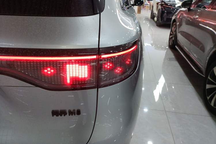 Used Hima AITO M8 2025 Extended-Range Max+ Version 53.4 kWh 5-Seater Edition