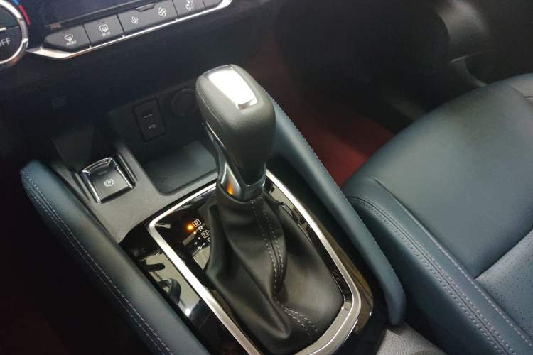 Used Nissan Qashqai 2025 Honor 2.0L CVT XV+ Leading Edition Gear Lever