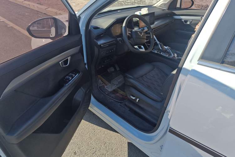 Used Wuling Asta 2022 2.0L DHT Electric-Speed Version