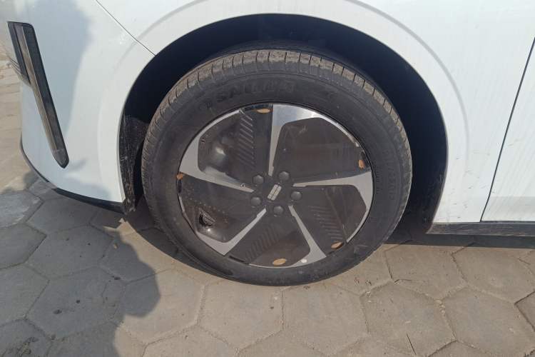 Used Geely Galaxy L6 2025 EM-i 140km Explorer+ Edition
