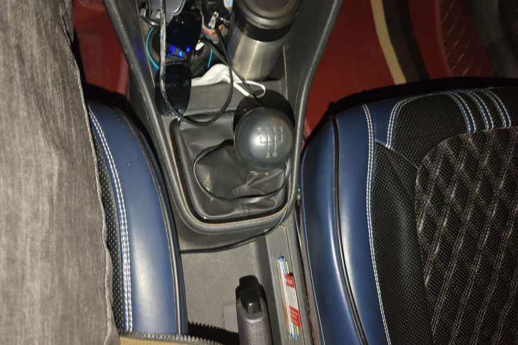 Used Volkswagen Jetta 2015 Zhuihui Edition 1.4L Manual Fashion Model Gear Lever