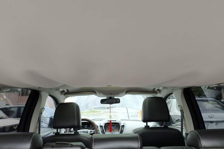 Used Ford Kuga 2013 2.0L GTDi Four-Wheel-Drive Sport Model Headliner
