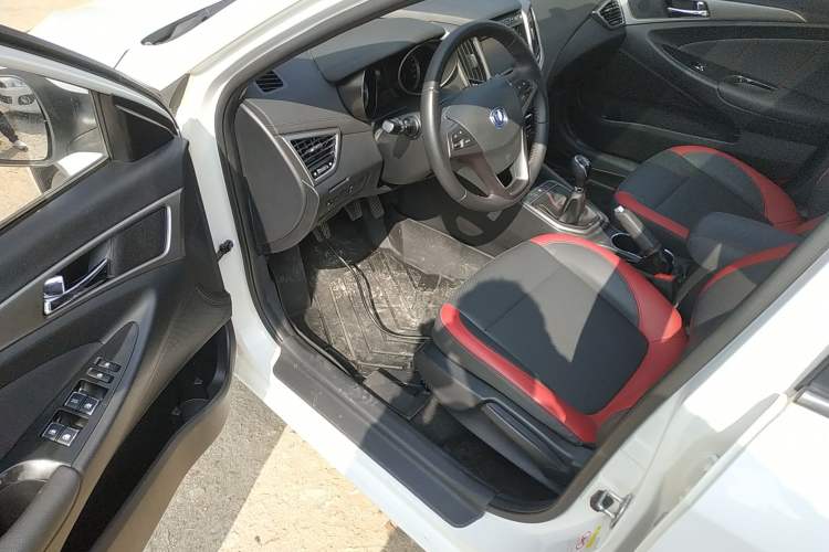 Used CHANGAN Eado 2015 1.6L Manual Junku Model China V Standard Driver Seat