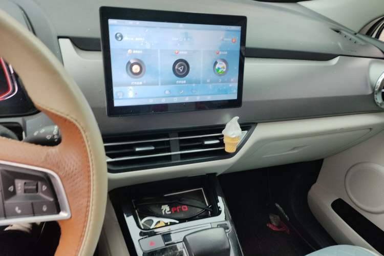 Used BYD Yuan Pro 2021 401 km Deluxe Version Audio And AC Panel