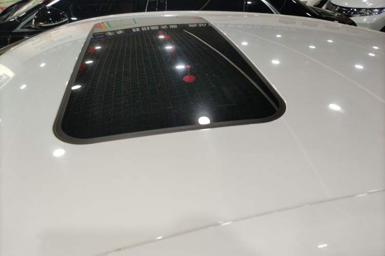 Used Roewe i6 New Energy 2017 45T Hybrid Connective Smart Luxury Edition