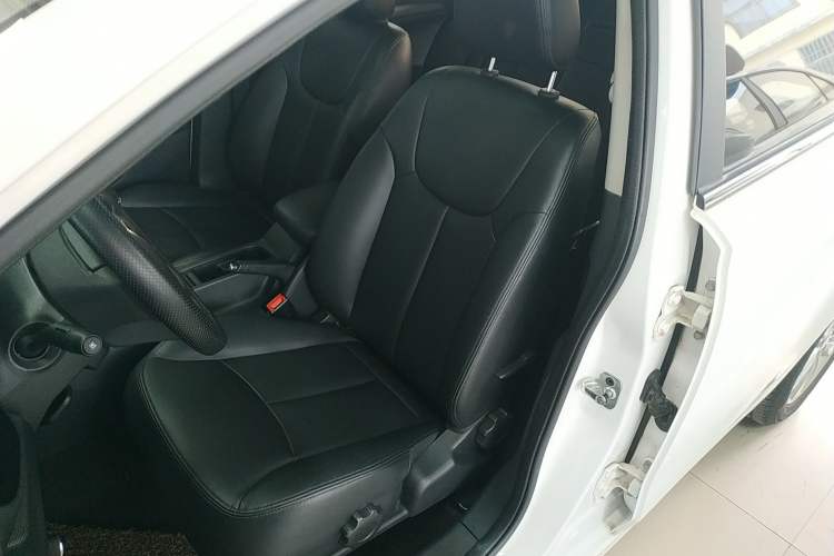 Used Roewe 360 2015 1.5L Automatic Luxury Edition
