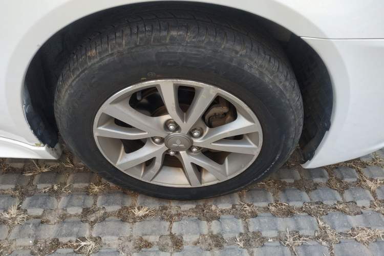 Used Mitsubishi Lancer EX 2014 Racing Edition 1.8L CVT Comfort Model Right Front Wheel Hub