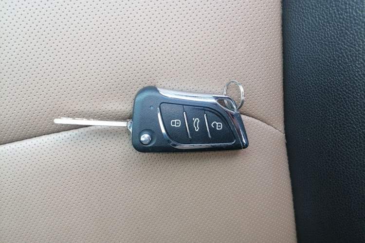 Used Chevrolet Monza 2022 320 Automatic Enjoyment Sunroof Version Vehicle Key