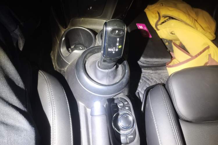 Used MINI MINI 2022 Updated 1.5T COOPER Classic Edition Five-Door Version