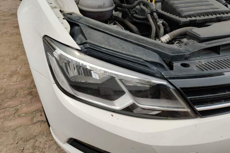 Used Volkswagen Lamando 2018 280TSI DSG Comfort Edition Right Front Headlight