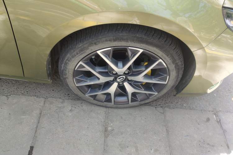 Used GAC Trumpchi EMPOW 2021 270T DCT J15 Version Right Front Wheel Hub