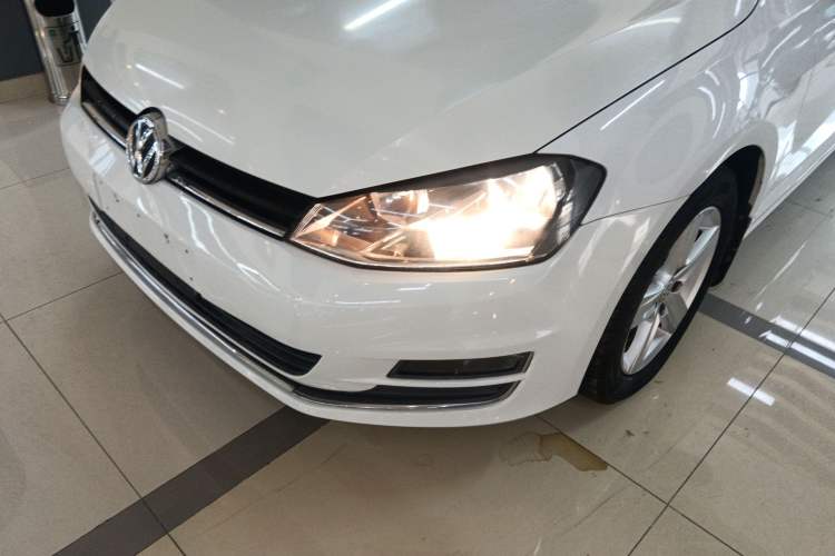 Used Volkswagen Golf 2015 1.6L Automatic Comfort Model Left Front Headlight