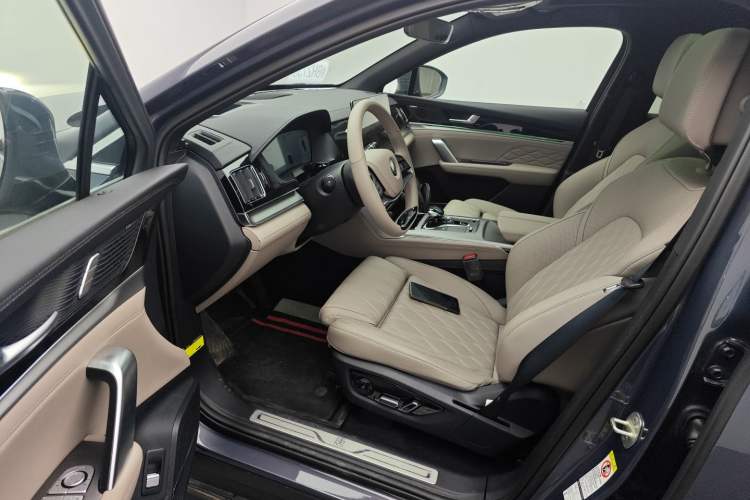 Used BYD Tang New Energy 2025 DM-i 115KM Cloud Ride Flagship Model Driver Seat