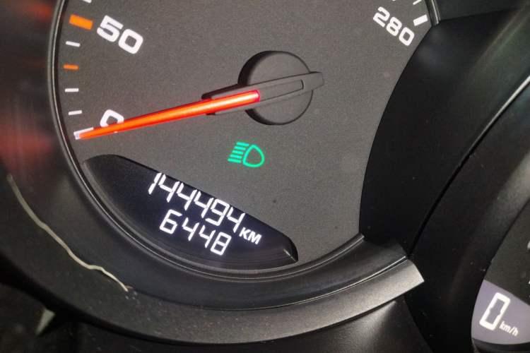 Used Porsche Macan 2014 Macan 2.0T Odometer Close Up