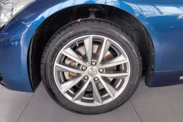 Used Infiniti Q50L 2018 2.0T Comfort Edition China VI Standard Left Front Wheel Hub