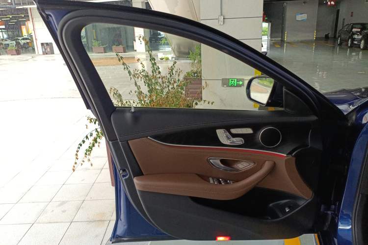 Used Mercedes-Benz E-Class 2018 E 300 L Sporty and Stylish Model