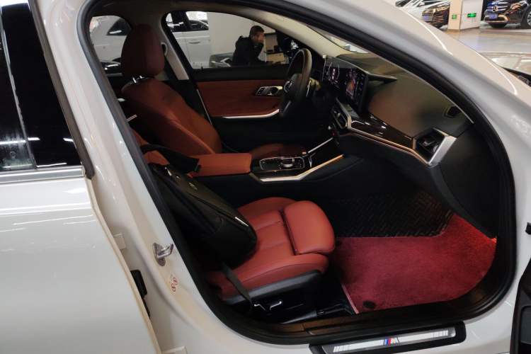 Used BMW 3 Series 2024 325Li M Sport Package Right Front Seat