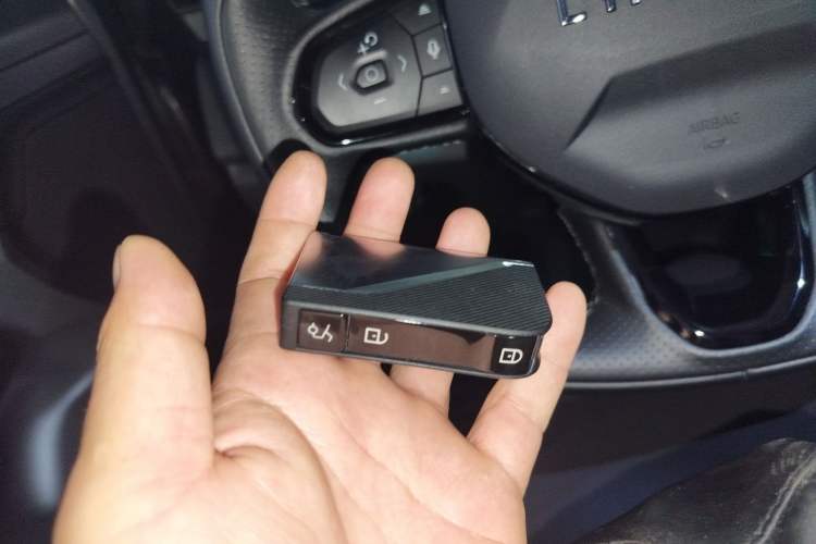 Used Lynk & Co 01 EM-P 2021 1.5TD PHEV Halo Interior 1