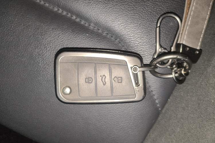 Used Volkswagen Tiguan L 2021 330TSI Automatic Two-Wheel Drive R-Line Enhanced Edition
