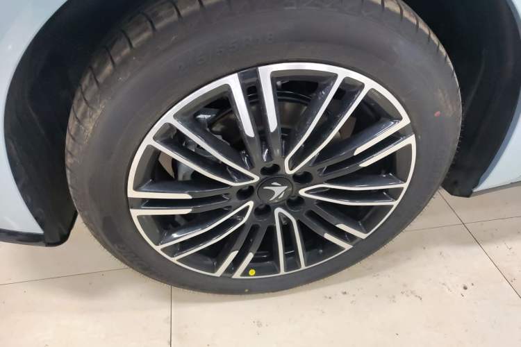 Used ARCFOX T1 2025 Model 425 PLUS